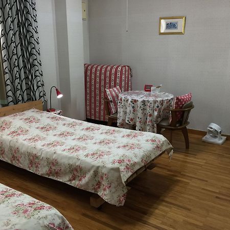 Ladies Inn Motomachi - Caters To Women Hita Exterior photo